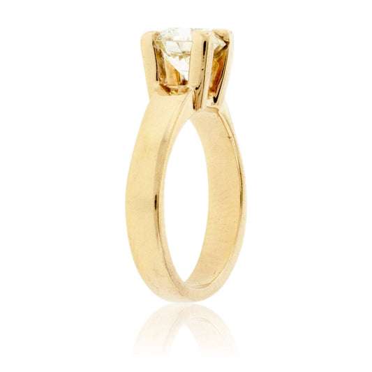 Diamond Center Solitaire Style Engagement Ring - Park City Jewelers