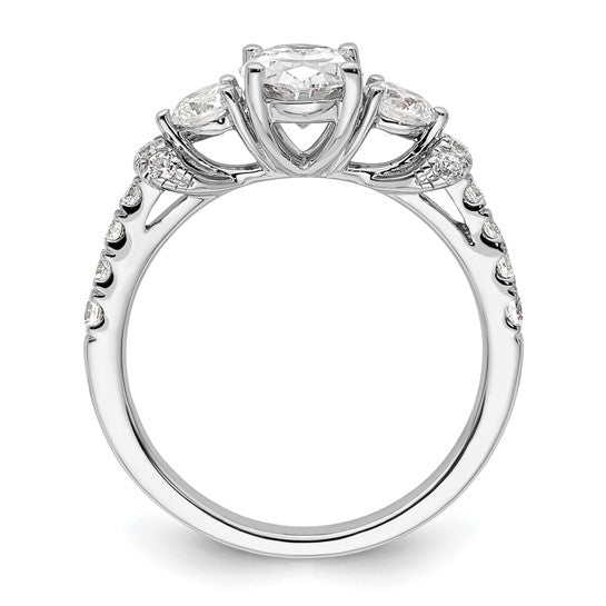 Oval Cut Lab Grown Diamond Engagement Ring - Park City Jewelers