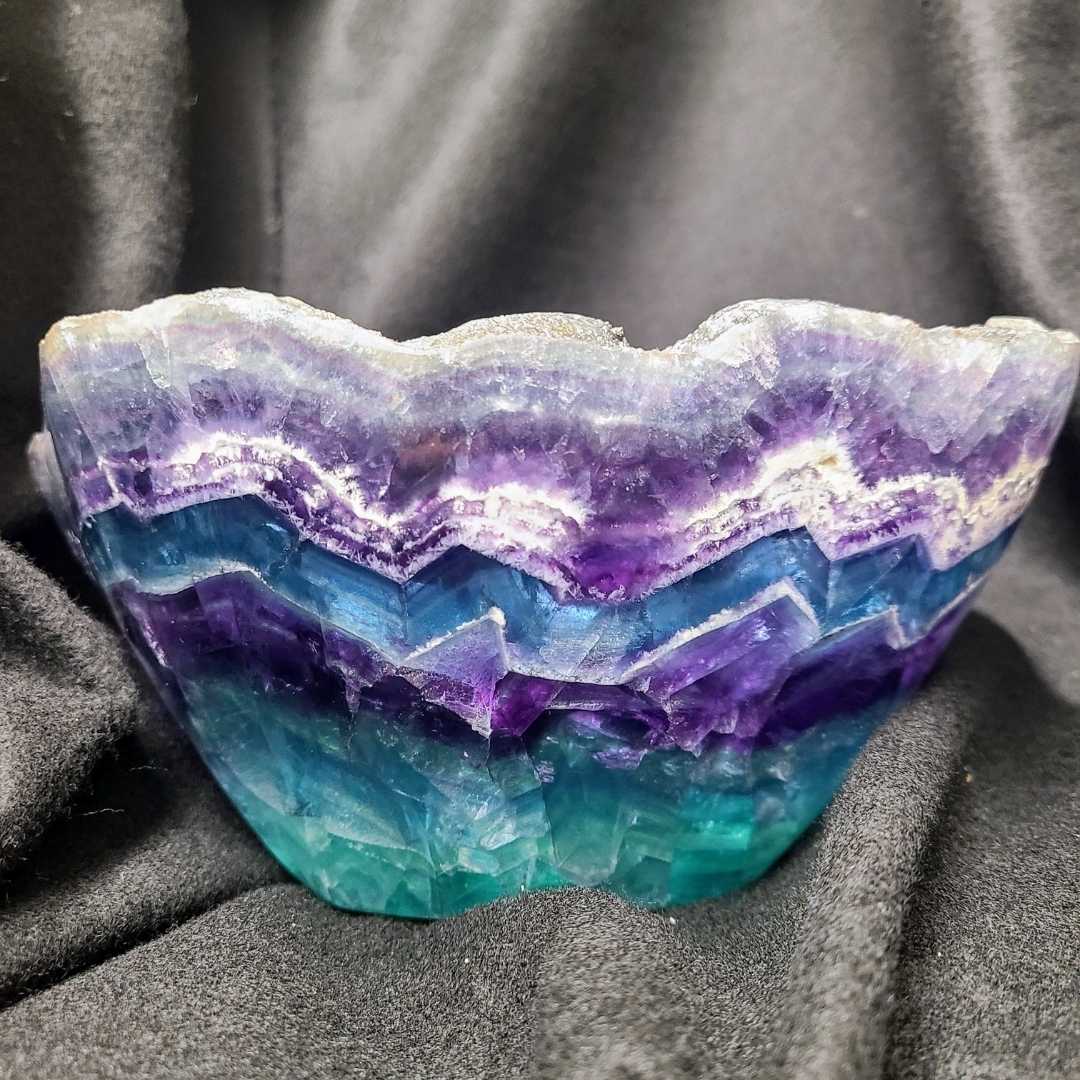 hand-carved onyx bowl side view