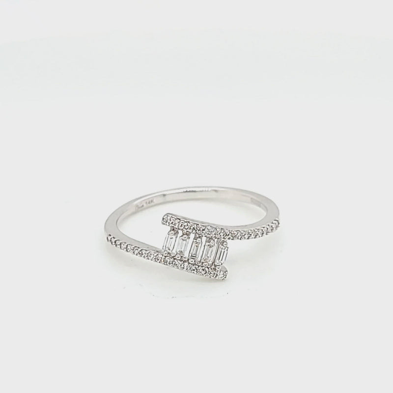 Baguette Center and Round Diamond Bypassing Ring