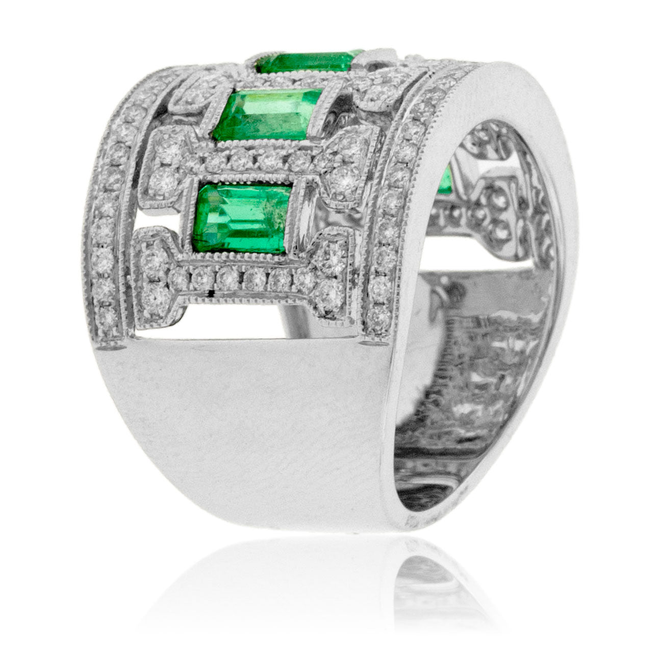 Emerald right clearance hand ring