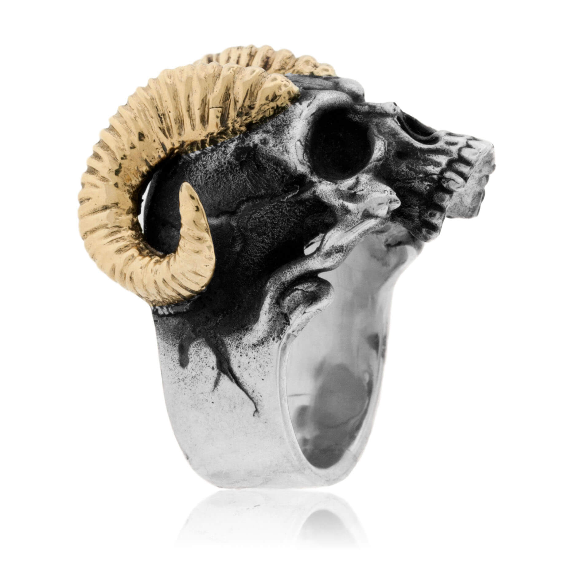 Horned skull deals ring